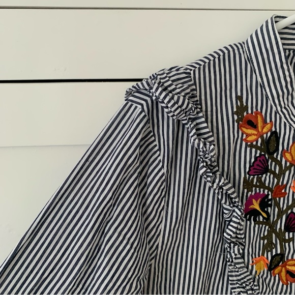 Dance & Marvel Blue Stripe Floral Embroidered Ruffle Long Sleeve Button Top L - Picture 7 of 13